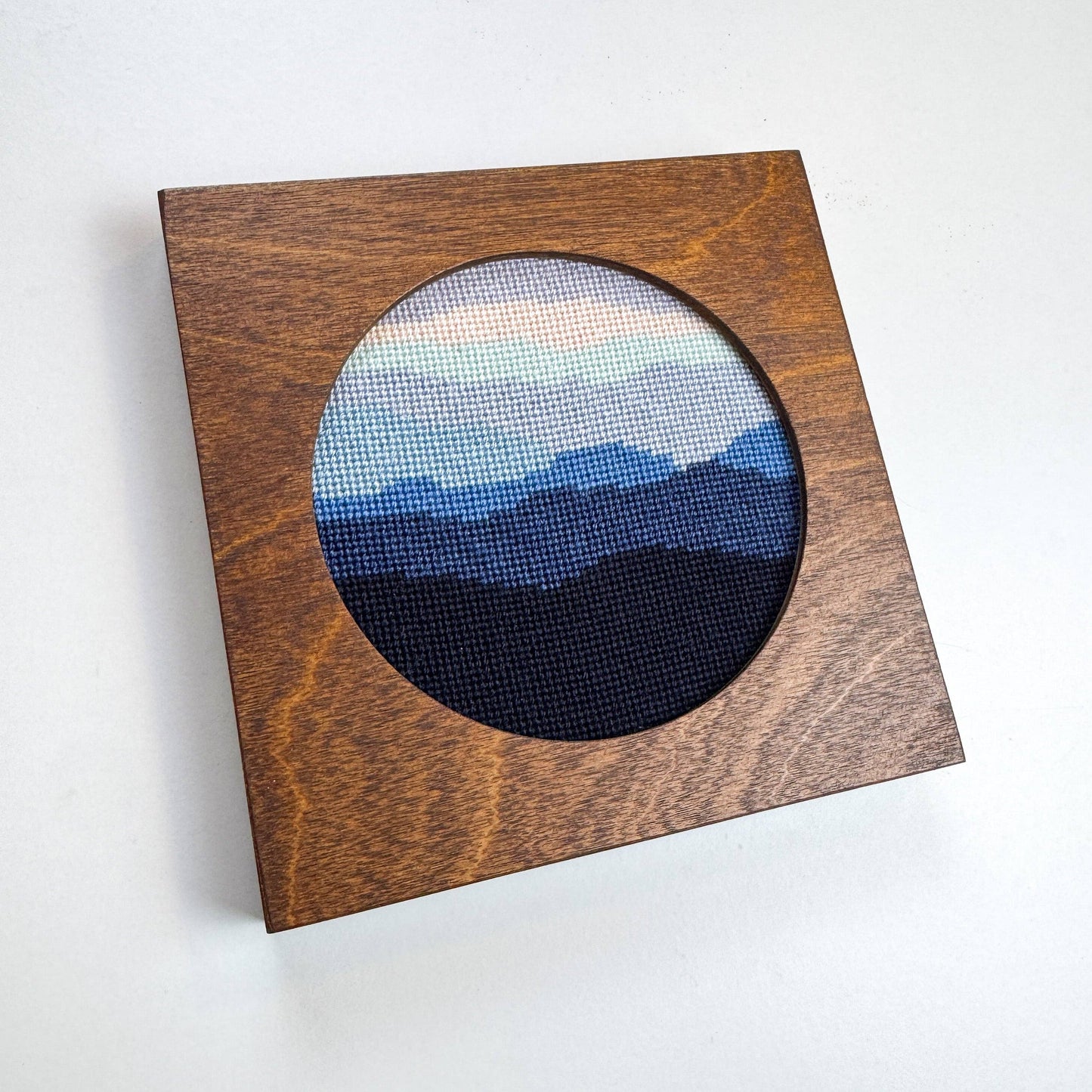 NDLPT: Square Frames for Needlepoint 4" Rounds: Stand-up (add pegs) / Mixed Set of Finishes