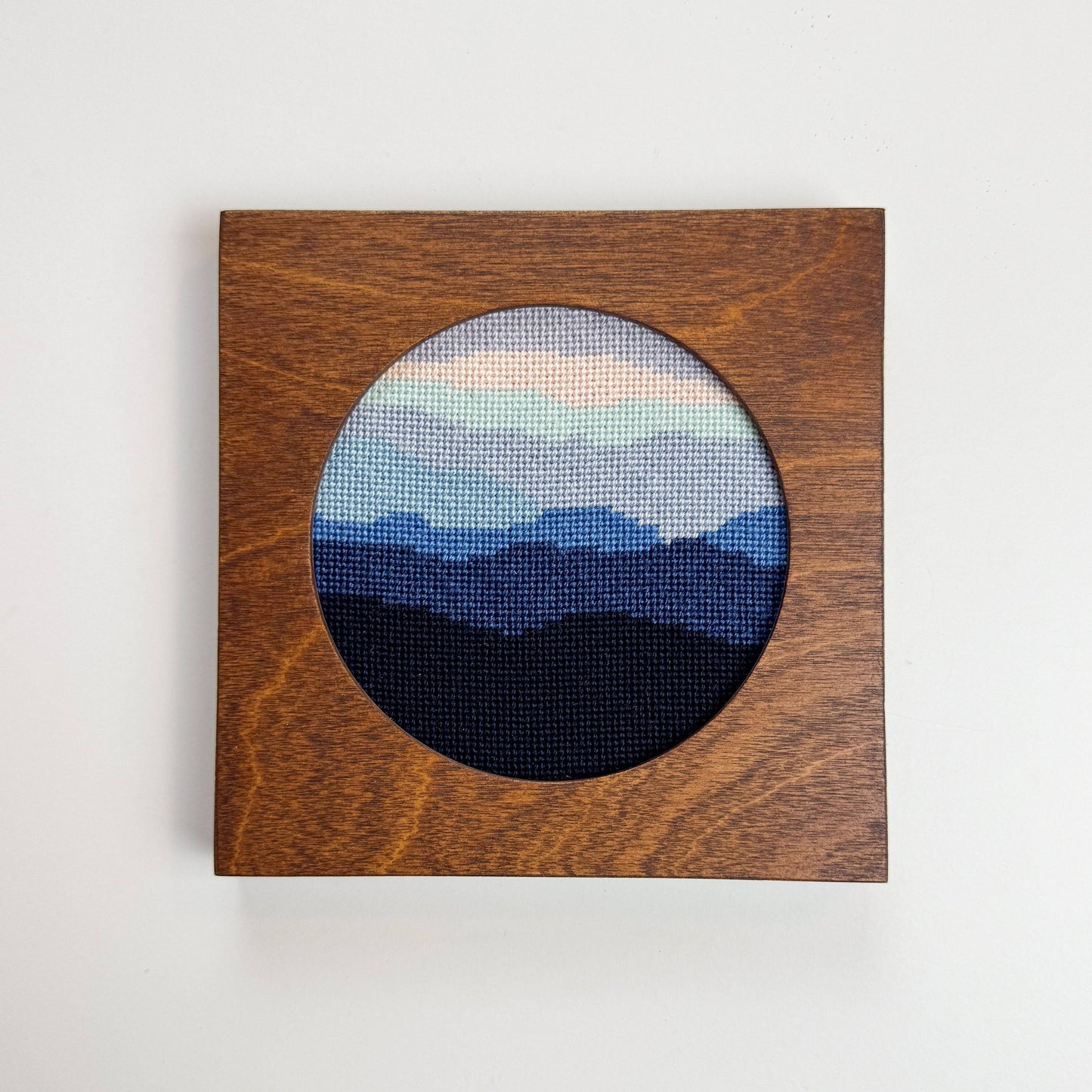 NDLPT: Square Frames for Needlepoint 4" Rounds: Stand-up (add pegs) / Mixed Set of Finishes