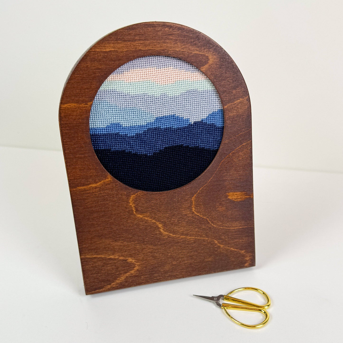 NDLPT: Arch Frames for Needlepoint 4" Rounds: Mixed Set of Finishes