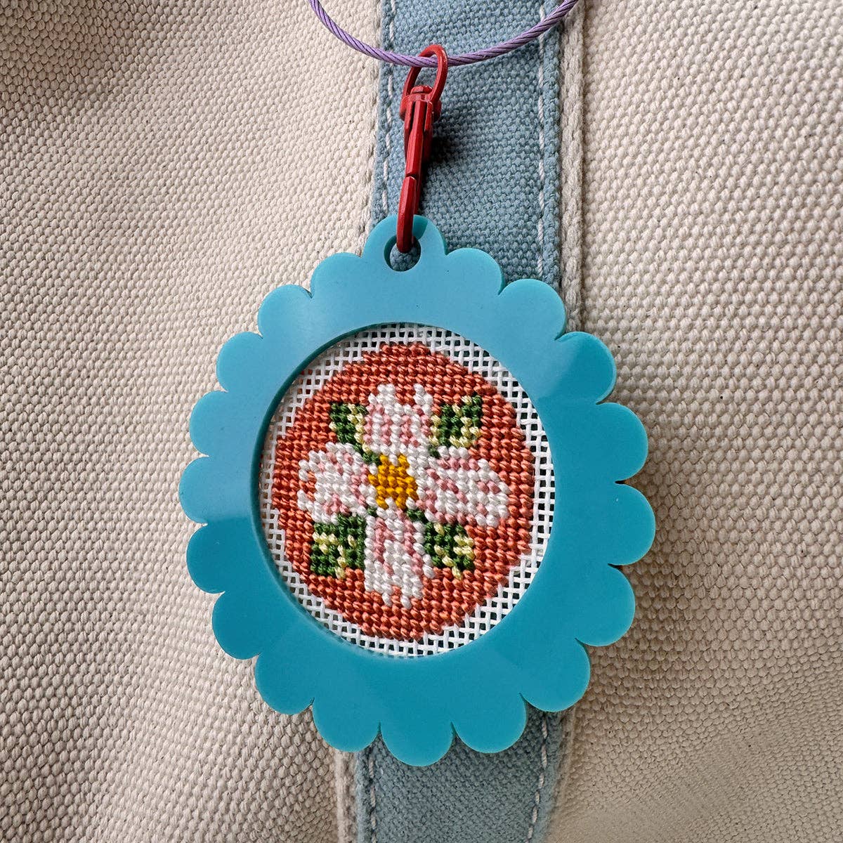 Bag Tag: Small Scallop Round: Pearl White