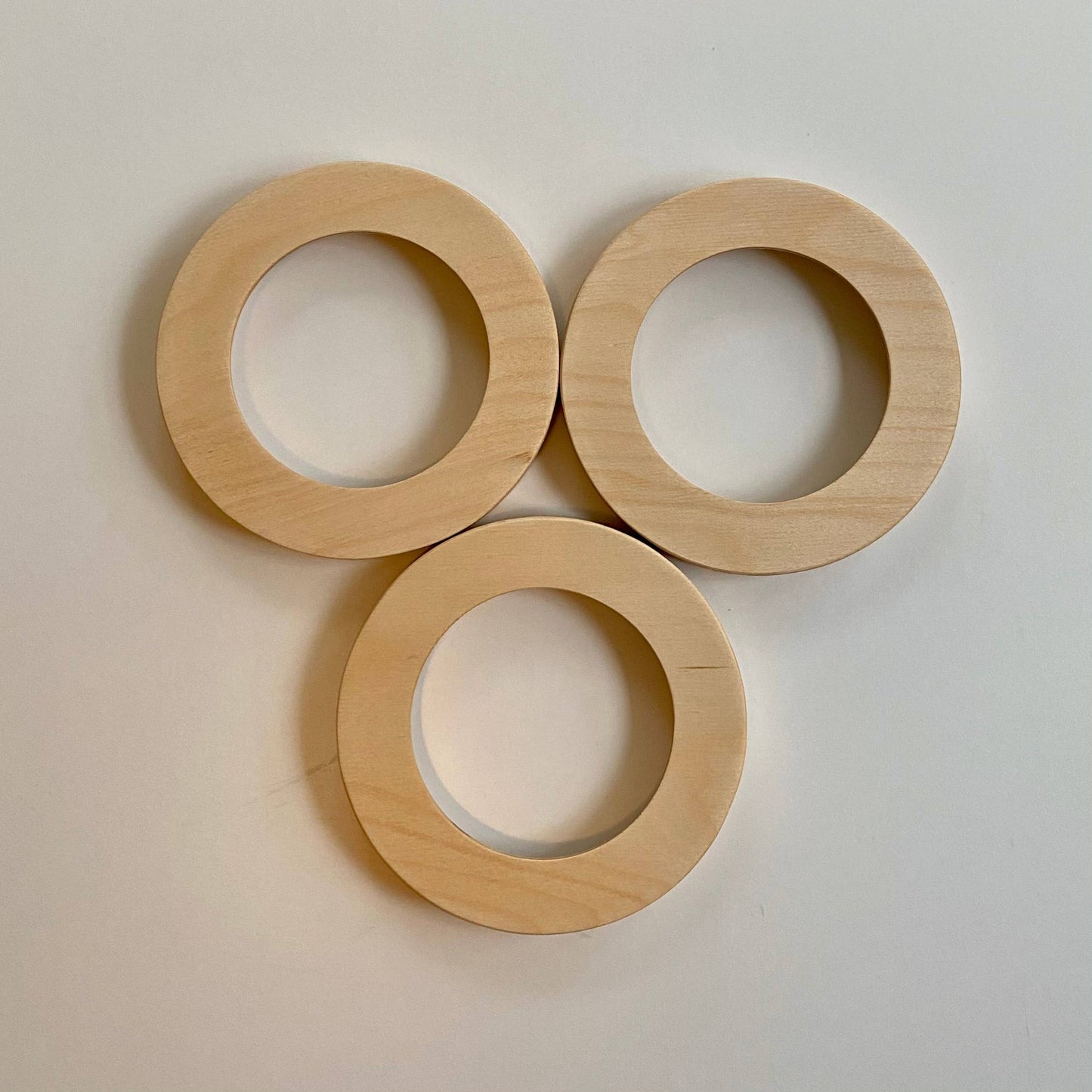 Modern Embroidery Hoop Frame for 4" Hoops: Caramel / Circle