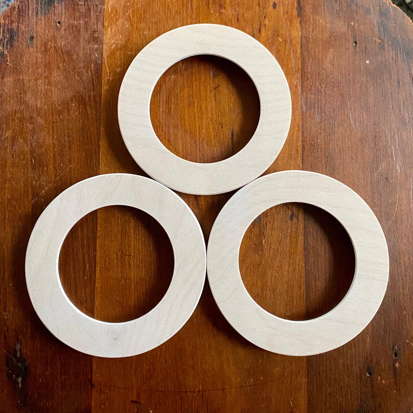 Modern Embroidery Hoop Frame for 4" Hoops: Caramel / Circle