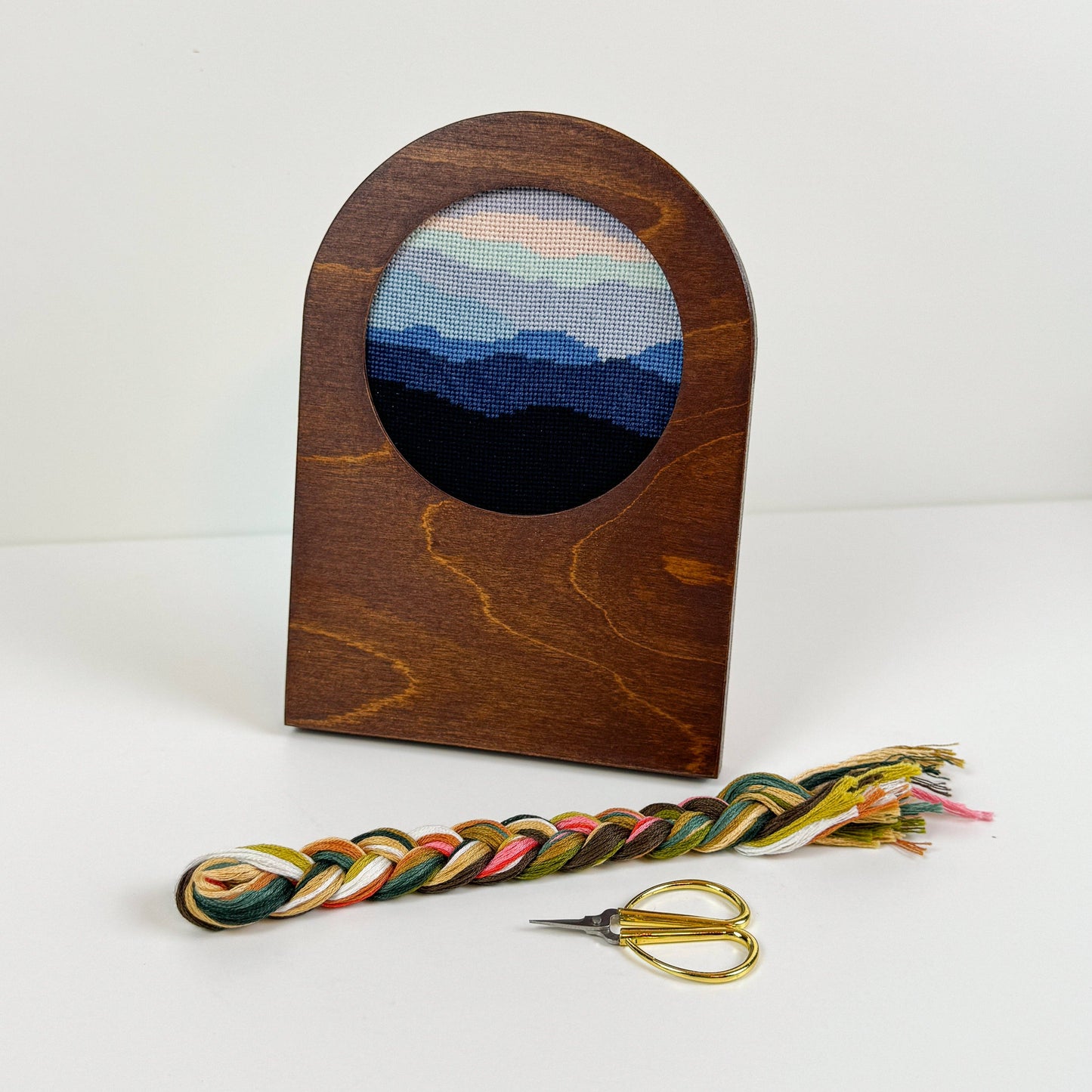 NDLPT: Arch Frames for Needlepoint 4" Rounds: Mixed Set of Finishes